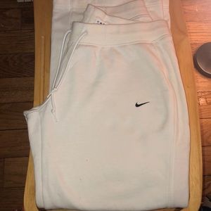 NIKE SWEATPANTS